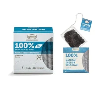 Opakowanie ekologicznej herbaty Natural English Breakfast zawiera 15 torebek po 2 g każda, oferując intensywny smak czarnej herbaty. Produkt jest organiczny, wegański i przyjazny dla środowiska, idealny dla miłośników herbaty dbających o zrównoważony styl życia.