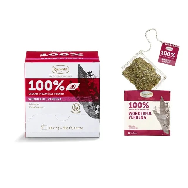 Opakowanie herbaty z werbeny 100% BIO Ronnefeldt prezentuje ekologiczny, wegański produkt, w skład którego wchodzi 15 saszetek oraz świeża mieszanka ziołowa. Idealna na relaksujące chwile, ta herbata łączy doskonały smak z zaletami zdrowotnymi, oferując wyjątkowe doświadczenie herbaciane.