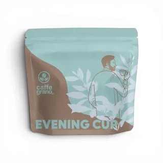 Opakowanie kawy Evening Cup w stylowej szacie graficznej, idealne na relaksujący wieczór. Doskonała na degustację, ta kawa zachwyca aromatem i wyjątkowym smakiem, wprowadzając spokój po długim dniu.