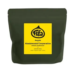 Kawa Rwanda Abadatezuka Cooperative, wyróżniające się intensywnym smakiem i nutami wiśni, brązowego cukru oraz cytrusów. Idealna do przygotowania metodą przelewową, ta kawa zachwyci każdego konesera poszukującego wyjątkowych doświadczeń smakowych.