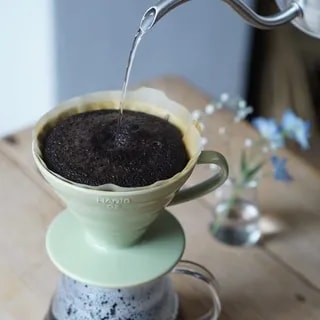 Hario Ceramiczny Drip V60-02 Zgaszona Zieleń