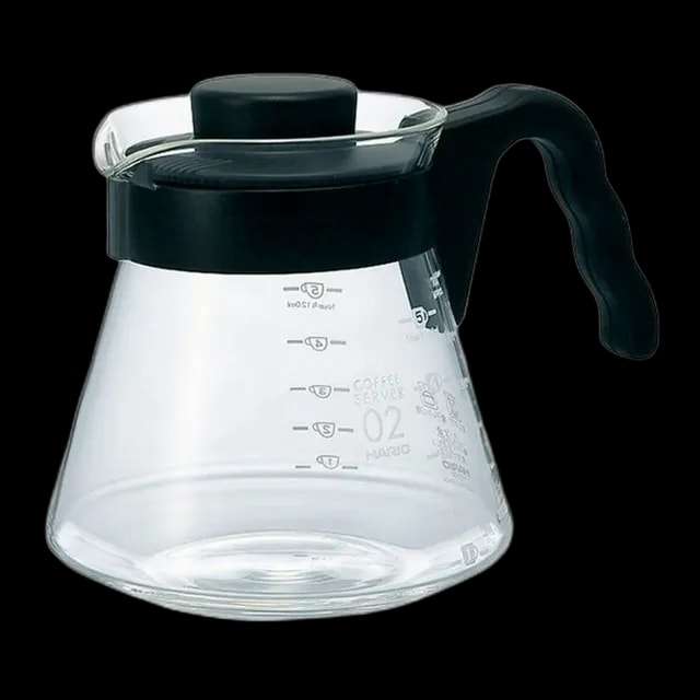 Hario Coffee Server V60-02 o pojemności 700 ml. Szklany dzbanek z ergonomicznym uchwytem, idealny do parzenia i serwowania kawy w metodach alternatywnych.