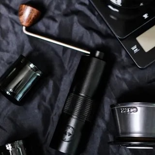 Hario - Kabuto Czarny - Ręczny Młynek do Kawy