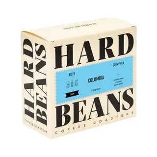 Opakowanie kawy filtracyjnej Kolumbia Decaf od Hard Beans, idealnej dla miłośników łagodnego smaku bez kofeiny. Doskonała do przygotowania aromatycznego naparu, zmienia każdy poranek w prawdziwą ucztę dla zmysłów.