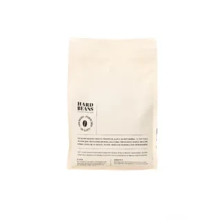 Opakowanie kawy Hard Beans przedstawia wysokiej jakości ziarna, idealne dla miłośników aromatycznych naparów. Ten produkt doskonale sprawdzi się w każdym domu, przyciągając uwagę tych, którzy cenią sobie smak i świeżość.