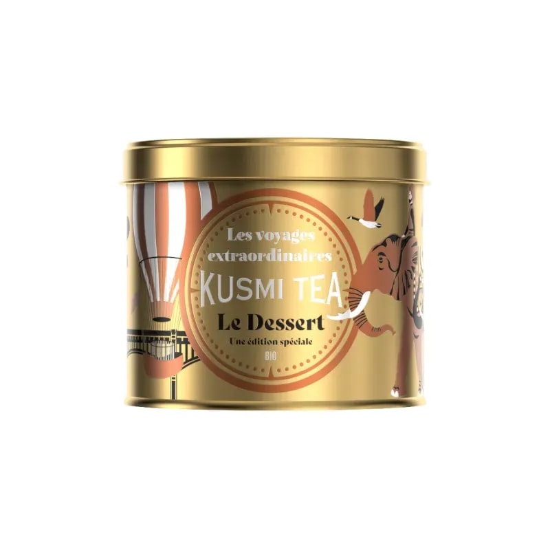 Puszka ekologicznej herbaty Kusmi Tea Le Dessert wyróżnia się wyjątkowym designem inspirowanym podróżami. Idealny wybór dla miłośników herbaty, którzy pragną odkrywać nowe smaki i aromaty.