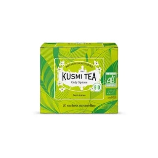 Opakowanie herbaty Kusmi Tea Only Spices zawiera 20 biodegradowalnych saszetek, które są idealne do parzenia aromatycznych naparów. Ta ekologiczna mieszanka ziołowa bez dodatku teiny zachwyca intensywnym smakiem, będąc doskonałym wyborem dla miłośników herbaty i zdrowego stylu życia.