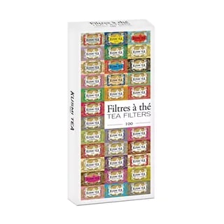 Opakowanie papierowych filtrów do herbaty Kusmi Tea – 100 sztuk, ozdobione kolorowymi etykietami herbat Kusmi, idealne do parzenia herbaty liściastej bez zaparzacza.