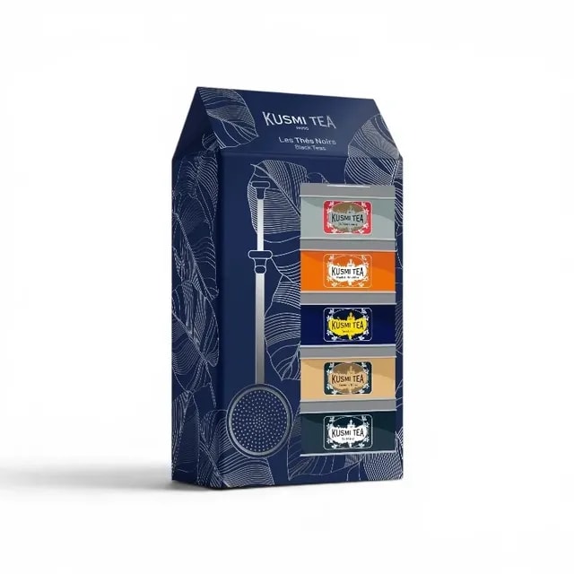 Zestaw Kusmi Tea zawiera cztery różne rodzaje czarnych herbat, starannie zapakowane w eleganckie opakowanie. Idealny wybór dla miłośników herbaty, który pozwala na odkrycie bogatych smaków i aromatów, doskonały jako prezent lub do codziennego użytku.