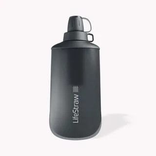 Szara butelka filtrująca LifeStraw Peak Squeeze o pojemności 0,65 litra – kompaktowy model idealny na wyprawy outdoorowe, dostępny w sklepie Coffee Selection.