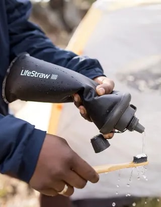 LifeStraw Peak Series Składana Butelka Wyciskana 650 ml z Filtrem Dark Gray