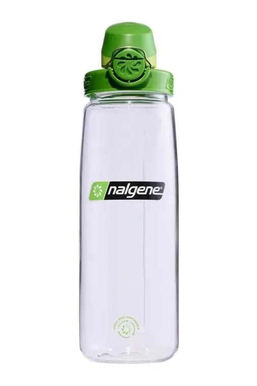 Przezroczysta butelka Nalgene o pojemności 0,7 litra z zieloną nakrętką typu OTF, idealna do codziennego użytku i aktywności outdoorowych.