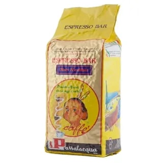 Opakowanie kawy espresso w ziarnach Espresso Bar, ważące 1 kg, idealne do przygotowania aromatycznego espresso w domowych warunkach lub w kawiarni. Toważyszy mu klasyczny wizualny design oraz bogaty smak, zapewniający doskonałą jakość napoju.