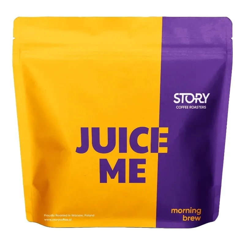 Opakowanie kawy JUICE ME od STORY Coffee Roasters, wyróżniające się intensywnym żółtym i fioletowym designem. Idealna poranna mieszanka, która pobudza zmysły i zapewnia wyjątkowy smak każdej filiżanki kawy.