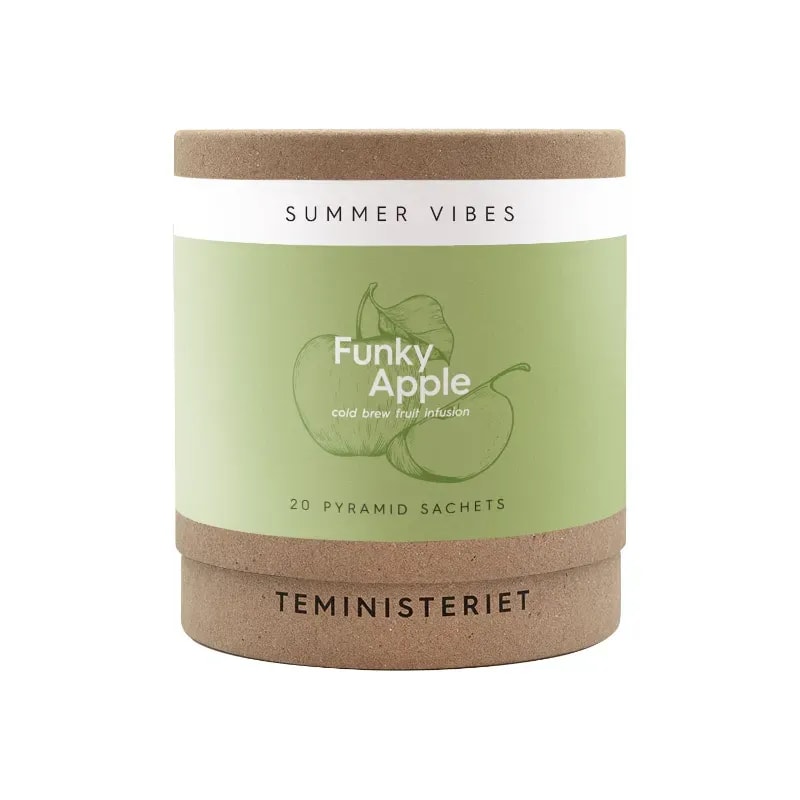 Opakowanie z produktywną herbatą owocową Funky Apple, idealną do przygotowania orzeźwiającego napoju na zimno. Koszyk zawiera 20 saszetek w formie piramid, co ułatwia parzenie i wydobywanie intensywnych smaków letnich owoców.