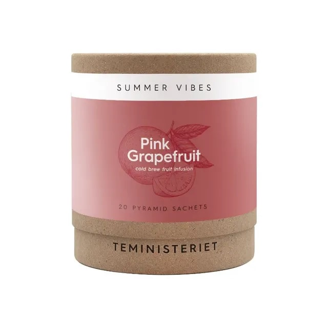 Opakowanie Pink Grapefruit cold brew fruit infusion zawiera 20 piramidowych saszetek, idealnych na orzeźwiający napój. Delikatna owocowa mieszanka sprawdzi się doskonale w ciepłe dni, przynosząc letnie wibracje do Twojej filiżanki.