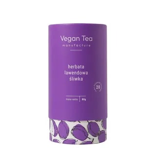 Fioletowe opakowanie herbaty Vegan Tea z białym napisem: „herbata lawendowa śliwka, masa netto 80g, 20 filiżanek naparu”. Dolna część puszki ozdobiona grafiką śliwek. Relaksująca mieszanka ziołowo-owocowa o wyjątkowym aromacie.