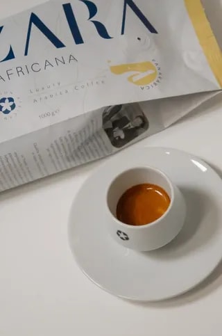 Kawa Ziarnista Bazzara Luxury Blend Panafricana 250g