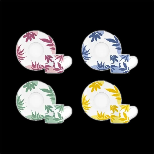 Zestaw czterech filiżanek do espresso ze spodkami Bialetti Primavera. Każda filiżanka i spodek jest w innym kolorze: fioletowym, niebieskim, zielonym i żółtym, ozdobione białym wzorem liści oraz logiem Bialetti z postacią wskazującą palcem do góry.