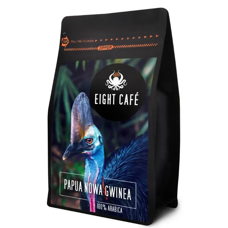 Opakowanie kawy 100% Arabica z Papui Nowej Gwinei marki Eight Café, charakteryzujące się wyjątkowym smakiem i aromatem. Idealne do parzenia w ekspresach lub tradycyjnym zaparzeniu, sprawdzi się dla prawdziwych miłośników kawy.