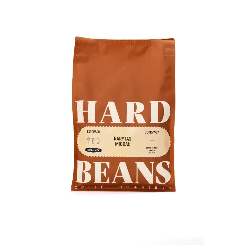 Opakowanie rzadkiej kawy espresso Rarytas Migdał od HARD BEANS, idealnej dla miłośników wyjątkowych smaków. Zawiera starannie dobrane ziarna, które zapewniają niepowtarzalne doznania smakowe podczas parzenia kawy.