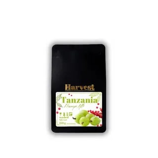 Czarna paczka kawy Tanzania Ifbumi AB zawiera 250g lekko palonej kawy, idealnej dla miłośników wyjątkowych smaków. Ziarna pochodzą z Tanzanii i gwarantują niezapomniane doznania sensoryczne przy każdym parzeniu.