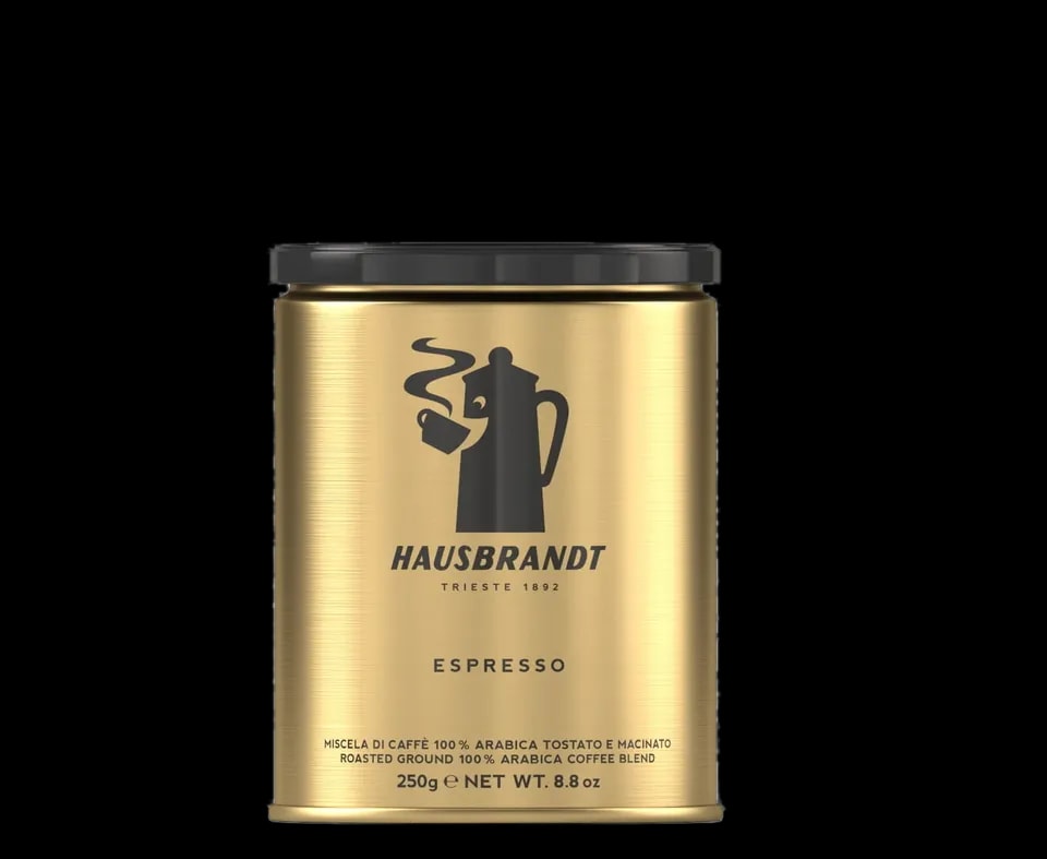 Puszka mielonej kawy Hausbrandt Espresso w złotym opakowaniu z czarną grafiką dzbanka i napisami