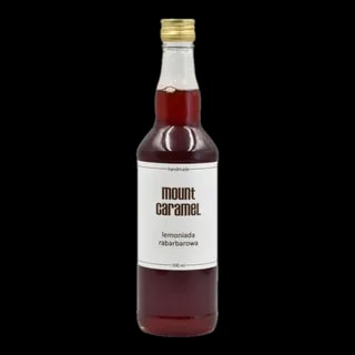 Duża przezroczysta butelka z czerwoną lemoniadą 'Rabarbarowa' Mount Carmel, ręcznie robiona, o pojemności 500 ml, z białą etykietą informującą o smaku i marce