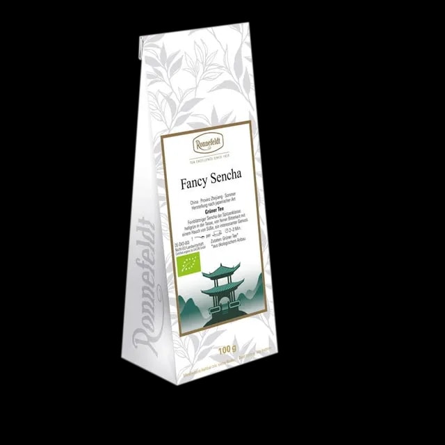 Opakowanie herbaty zielonej Ronnefeldt Fancy Sencha, 100g, pochodzącej z chińskiej prowincji Zhejiang. Wyjątkowo delikatny smak i świeżość klasycznej herbaty sencha, certyfikowanej jako ekologiczna.