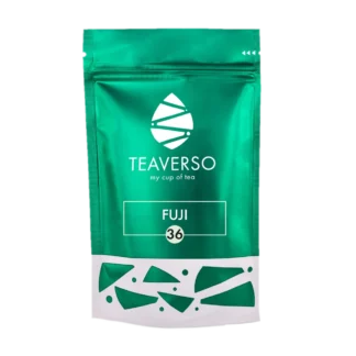 Opakowanie herbaty Teaverso Fuji w zielonym woreczku z logo Teaverso i napisem 'my cup of tea'.