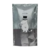 Srebrne opakowanie herbaty liściastej Moomin Papa Grey od Teministeriet o pojemności 100g. Na opakowaniu znajduje się grafika postaci Taty Muminka w cylindrze i z laską, na tle napisu 'Moomin'. Herbata w eleganckim, minimalistycznym designie, idealna dla fanów Muminków.