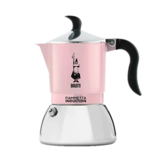 Różowa kawiarka Bialetti Fiammetta Induction 2tz na białym tle, tradycyjna włoska kawiarka do parzenia kawy na indukcję, model Primavera, z czarnym ergonomicznym uchwytem i srebrnym wykończeniem, idealna do przygotowywania espresso w domu