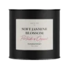 Puszka herbaty Teministeriet Soft Jasmine Blossom o wadze 80g, na białym tle. Organiczna zielona herbata o delikatnym smaku