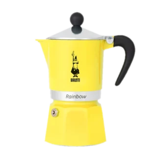 Żółta kawiarka Bialetti Rainbow 3tz na białym tle, tradycyjna włoska kawiarka do parzenia kawy, model Primavera, z czarnym ergonomicznym uchwytem i srebrnym wykończeniem, idealna do przygotowywania espresso w domu