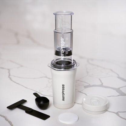 AeroPress Go Plus - Zaparzacz do Kawy z Kubkiem Termicznym Kremowy - obrazek 4