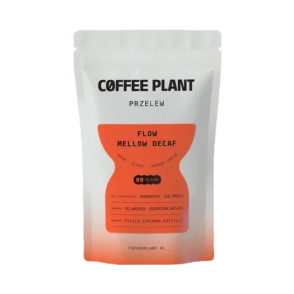 Opakowanie kawy bezkofeinowej Flow Mellow Decaf marki Coffee Plant, przeznaczonej do metod przelewowych. Charakteryzuje się delikatnym smakiem z nutami śliwki, czerwonego jabłka i kakao.