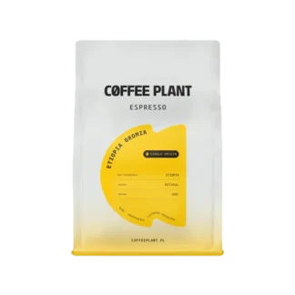 Opakowanie kawy Coffee Plant, Etiopia Oromia, o gramaturze 250g, wyprodukowane z wysokiej jakości ziaren z Etiopii, obrabianych metodą naturalną. Intensywny smak i aromat, charakterystyczny dla regionu Oromia, doskonały do espresso.