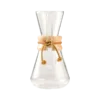 Klasyczny zaparzacz do kawy Chemex o pojemności 3 filiżanek, wykonany z eleganckiego szkła, z drewnianą obwódką i skórzanym paskiem. Idealny do parzenia kawy metodą przelewową, zapewniając subtelny, klarowny smak naparu. Select 68 more words to run Humanizer. Powiedziałeś(-aś):