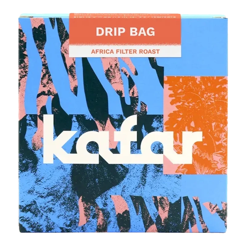 Kafar Drip Bag Africa Filter Roast - wyjątkowa kawa speciality z Afryki, zapakowana w kolorowe opakowanie z nowoczesnym designem. Idealna do parzenia metodą przelewową, zapewnia intensywny smak i aromat.
