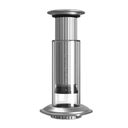 AeroPress Premium – kompaktowy i wszechstronny zaparzacz do kawy. Idealny do podróży, parzenia kawy w domu i biurze. Prosty w obsłudze, zapewnia wyjątkowy smak kawy.