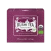 Fioletowe pudełko herbaty Kusmi Tea Vanilla Rooibos z napisem "Caffeine Free" i "Organic Tea." Zawiera herbatę rooibos o smaku waniliowym, w formie 20 piramidek z certyfikatem USDA Organic oraz unijnym certyfikatem ekologicznym. Elegancka grafika z motywem wanilii.