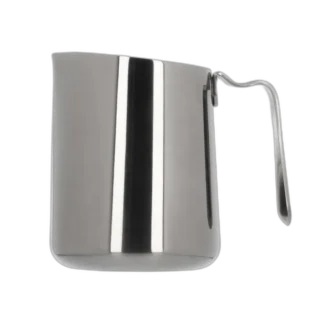 Grafitowy dzbanek Fellow Eddy Pitcher o pojemności 530 ml. Stylowy i funkcjonalny, wykonany z wysokiej jakości stali nierdzewnej. Wyposażony w ergonomiczny uchwyt oraz precyzyjną wylewkę, umożliwia łatwe spienianie mleka do kawy. Doskonały wybór dla profesjonalnych baristów i miłośników kawy.