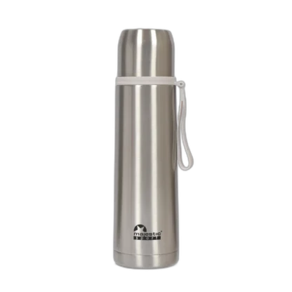 Termos Majestic Sport Izalco o pojemności 500 ml, wykonany z wysokiej jakości stali nierdzewnej. Klasyczny i elegancki design w srebrnym kolorze, idealny na każdą okazję. Wyposażony w praktyczny pasek w jasnym odcieniu dla łatwego przenoszenia. Zakręcane wieczko gwarantuje szczelność i utrzymanie odpowiedniej temperatury napojów. Logo "Majestic Sport" umieszczone na dolnej części termosu, podkreślające trwałość i renomę produktu.
