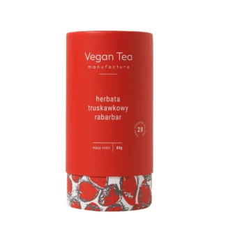 Czerwone opakowanie herbaty Vegan Tea z napisem: „herbata truskawkowy rabarbar, masa netto 80g, 20 filiżanek naparu”. Dolna część ozdobiona grafiką truskawek i rabarbaru. Klasyczne, orzeźwiające połączenie smaku owoców.