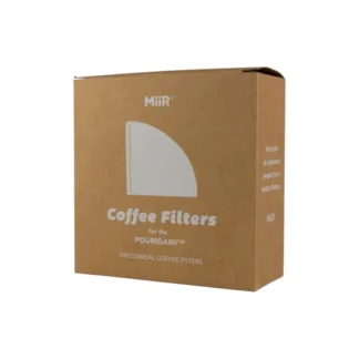 Opakowanie zawiera 100 konicznych filtrów do kawy marki Miir, idealnych do przygotowania doskonałej kawy w metodzie Pour-over. Filtry są przyjazne dla środowiska, co sprawia, że są doskonałym wyborem zarówno dla miłośników kawy, jak i osób dbających o naturę.