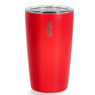 Termiczny kubek MiiR w odcieniu czerwonym idealnie nadaje się do transportu kawy i herbaty. Wykonany z wysokiej jakości materiałów, zapewnia długotrwałą temperaturę napojów i świetnie sprawdzi się w codziennym użytkowaniu.