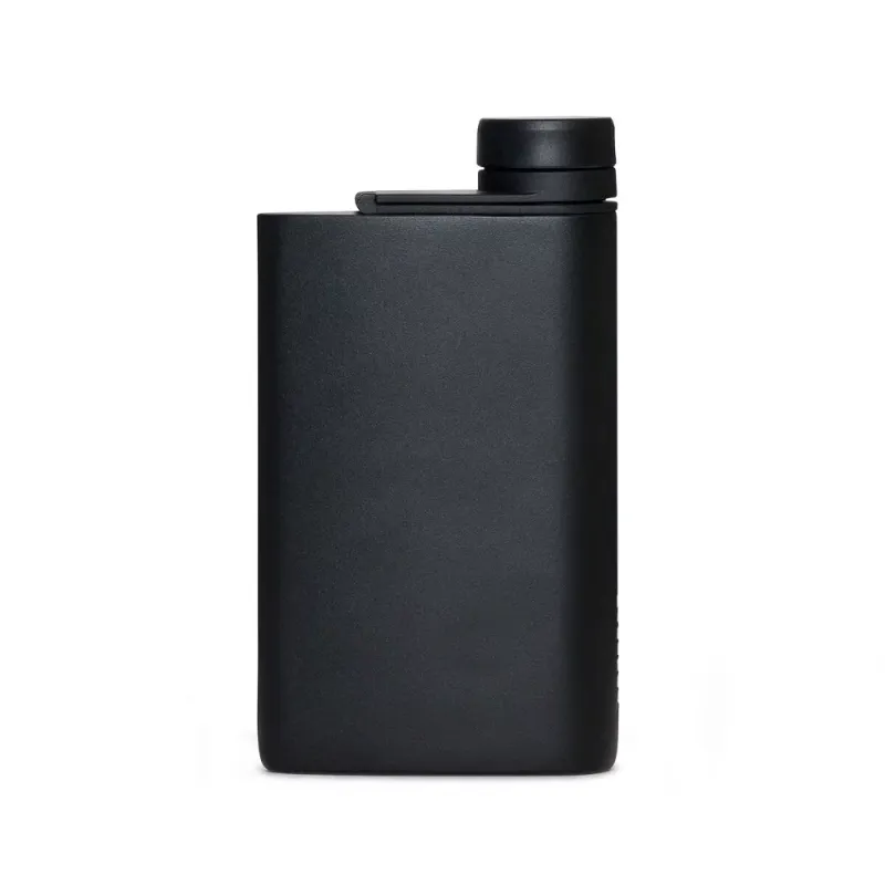 MiiR Aero Flask 236ml Stalowa piersiówka podróżna z uchylną nakrętką czarna
