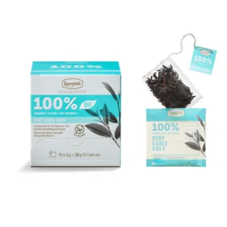 Opakowanie herbaty Very Early Grey marki Ronnefeldt zawiera 15 saszetek ekologicznej herbaty czarnej aromatyzowanej bergamotką. Produkt jest w 100% organiczny, wegański i przyjazny dla środowiska, idealny dla miłośników herbaty, którzy cenią sobie jakość i odpowiedzialność ekologiczną.