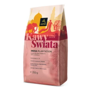 Opakowanie kawy India Plantation zawiera 250g najwyższej jakości ziaren 100% Arabica, idealnych dla miłośników aromatycznych naparów. Kawa charakteryzuje się średnią kwasowością oraz nutami przypraw i czekolady, co sprawia, że jest doskonałym wyborem do codziennego parzenia.
