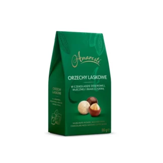Opakowanie orzechów laskowych w czekoladzie deserowej, mlecznej i białej z dodatkiem zmielonych ziaren kawy. Idealna przekąska dla miłośników kawy, doskonała do parzenia ulubionych napojów i delektowania się słodkim smakiem.